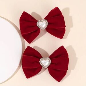 Red Bow Hair Clips with Heart Detail. Christmas Bows. Christmas hair clips 🎀